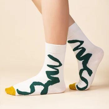 Новая женская линия, стиль масляной живописи, Хлопковые носки средней длины, Женские Уличные носки в стиле Харадзюку, Повседневные спортивные носки для скейтборда