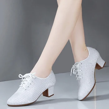 Новый стиль, белые туфли для латиноамериканских танцев, квадратные танцевальные туфли, женская мягкая подошва на среднем каблуке с сухожилиями, танцевальная обувь, форма танцевальной обуви